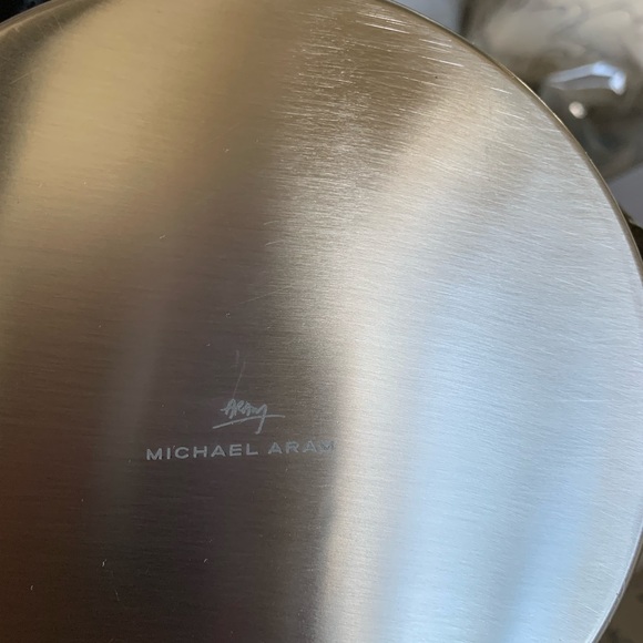 New in box Michael Aram gold orchid champagne bucket / ice bucket - Picture 3 of 11